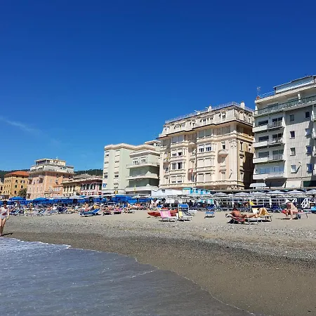 Bilocale Fronte Mare Apartment *